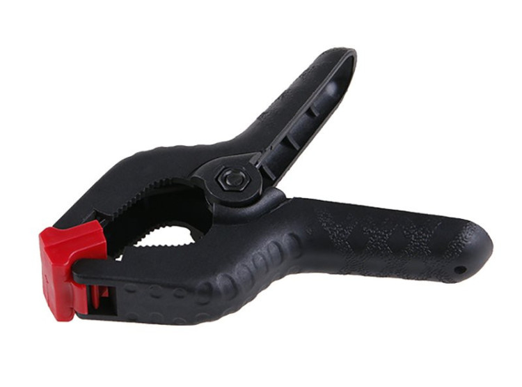 Levior Svěrka plastová 6" rozteč max. 70mm